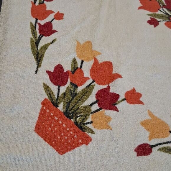 Vintage tulips design terry cloth tablecloth - 50" X 40" - Picture 3 of 6